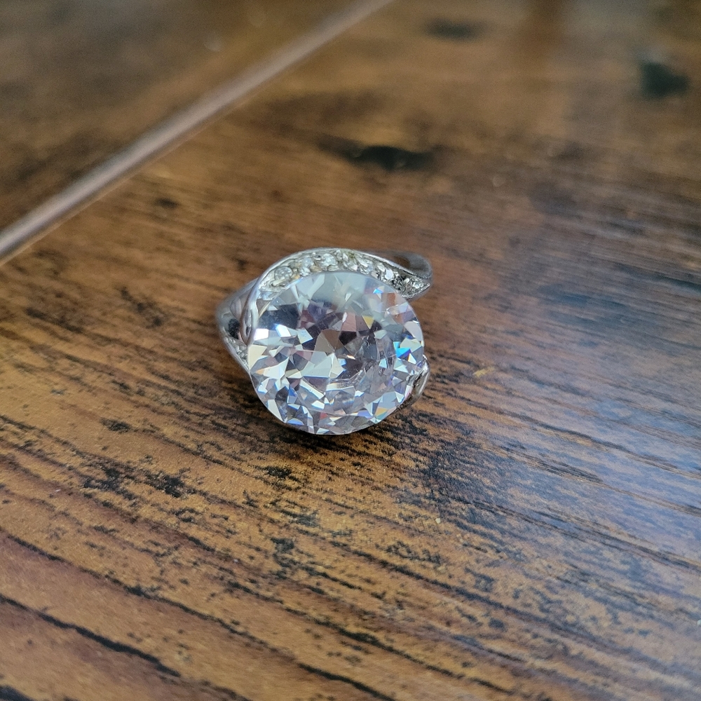 CUBIC ZIRCONIA LARGE GEMSTONE RING SIZE 9